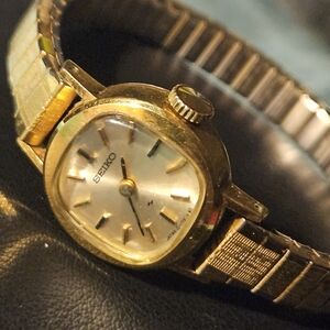 Seiko Gold-Tone 10-0S40 Womens Watch